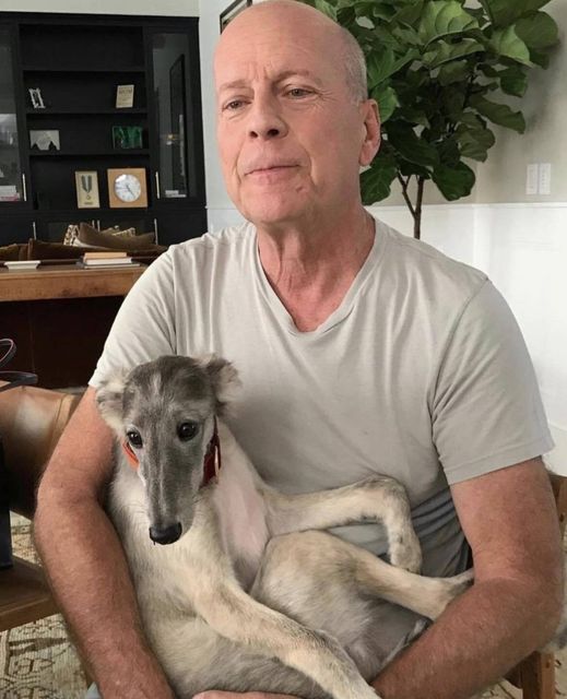 Bruce Willis, with heavy hearts 💔💔- More details in the Comments 👇👇