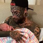 Dad whose body is completely covered in tattoos undergoes transformation for the sake of his young daughter