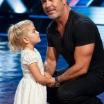 This long-awaited moment, Simon Cowell pressed the button, knelt down and begged: sing again!