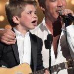 Simon Cowell was moved to tears! The young boy’s rendition of the song was so powerful that Simon was left speechless. Overwhelmed by the performance, he even went up on stage to embrace and congratulate the boy.