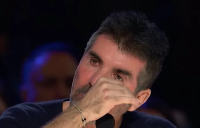 🪭Simon Cowell was moved to tears! The boy’s performance was so powerful that Simon was speechless. He even went up on stage to give the boy a heartfelt hug. ❤️