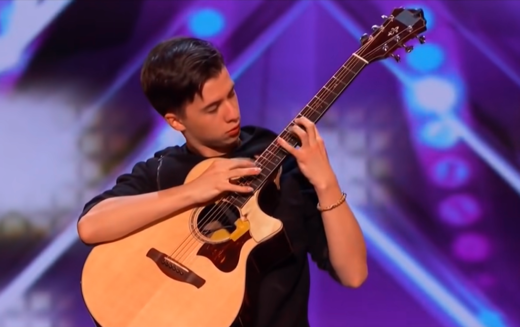 Simon Calls this Guitar Player a Genius after the Greatest Audition Ever Seen on America’s Got Talent