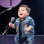 This has never happened before in history. When This 2-Year-Old boy Started Signing A 50-Year-Old Song, The Entire Crowd Gasped.