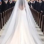 I Noticed Something Odd About the Bride at My Best Friend’s Wedding – When I Lifted Her Dress, Everyone Was Left in Shock