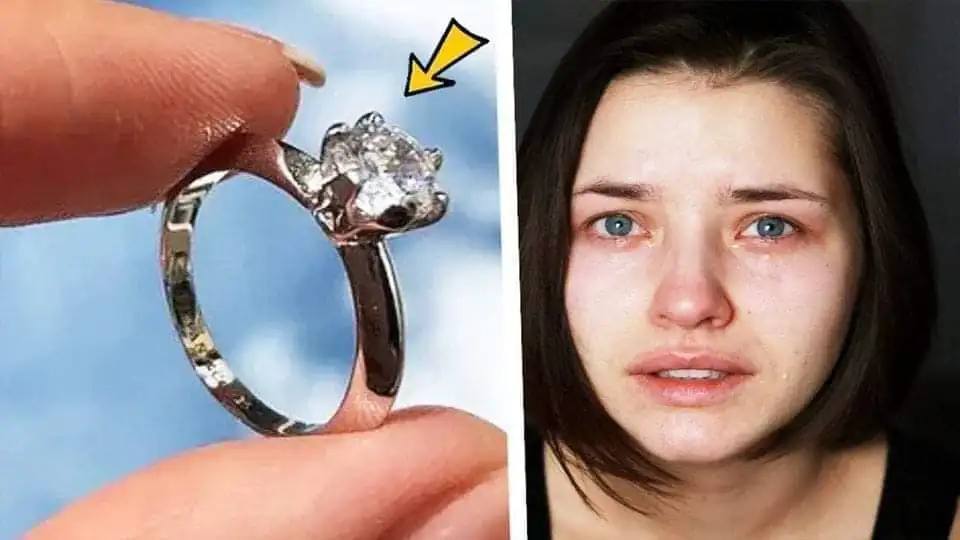 Woman Wears Her Mother’s Old Ring For 25 Years – Then Jeweller Tells Her This…. Check First Comment